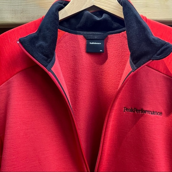Peak Performance Mid Layer Zip Up Fleece - Picture 7 of 8